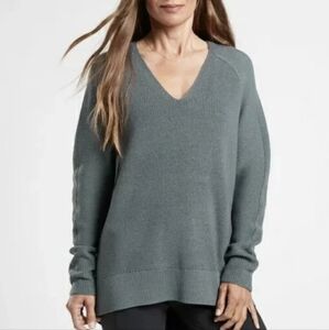 Athleta Hanover V-Neck Sweater Merino wool Blend oversized knit MIST GREY S
